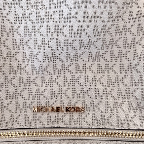 Micheal Kors medium backpack purse - Picture 4 of 11